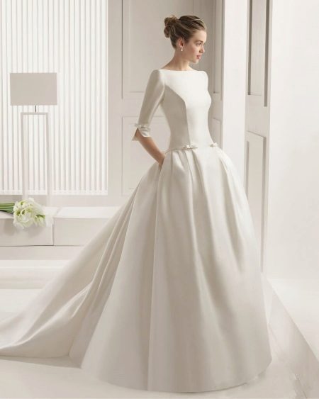 Váy cưới khiêm tốn