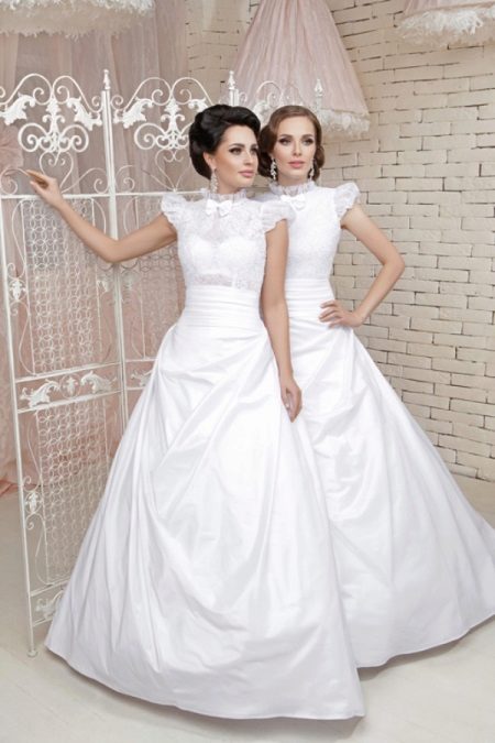Váy cưới cổ điển có phần kín