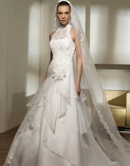 Váy cưới ghế bành Mỹ