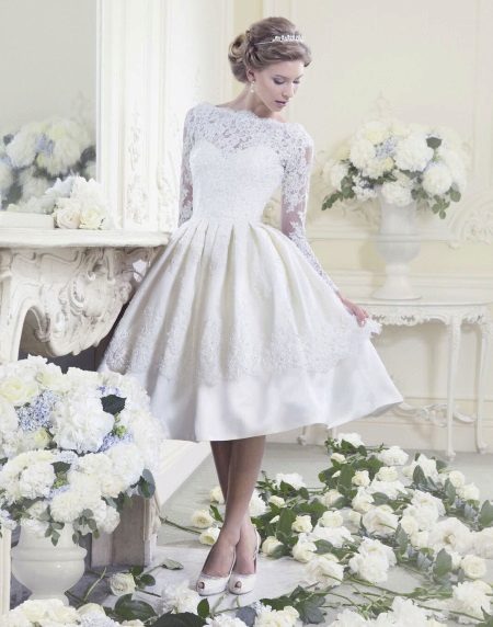 Wedding dress in retro style