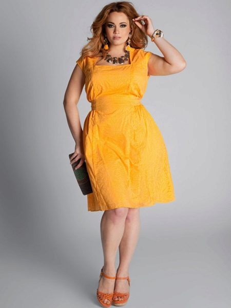 Yellow evening dress for full