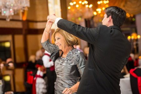 Groom's mom