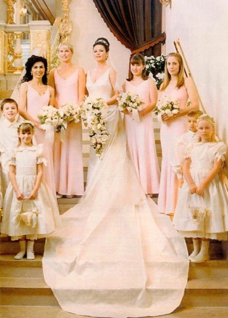 ชุดแต่งงาน Catherine Zeta Jones