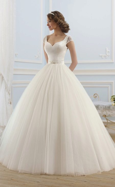 ชุดแต่งงานสุดหรูจากคอลเลคชั่น ROMANCE จาก Naviblue Bridal