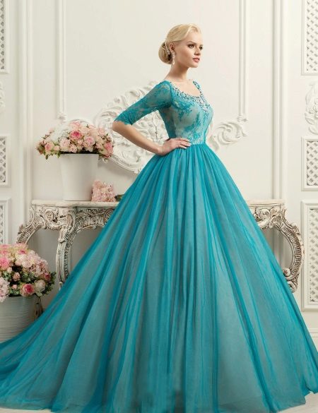 Váy cưới từ Naviblue màu ngọc lam