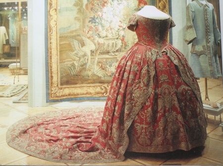 Wedding dress red antique