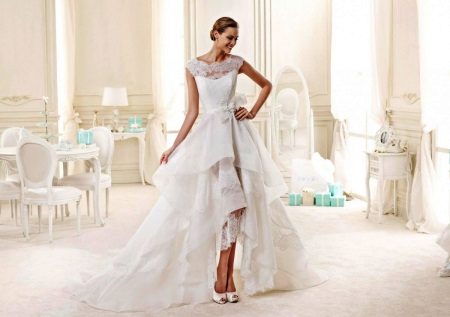 Váy cưới đối xứng với tàu hỏa
