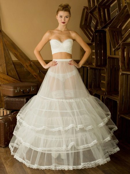 กระโปรงชั้นในกับ ruffles