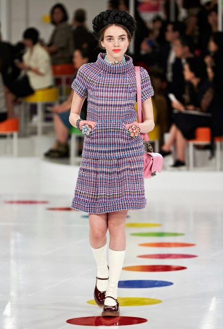 Tweed dress mula sa Chanel short