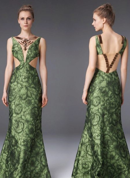 Floral dress na may bukas na likod