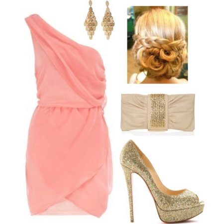 Gold jewelry for a pink dress