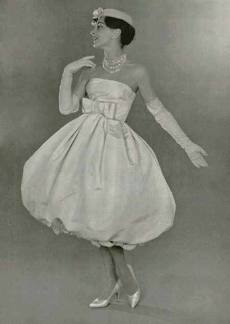 Dress style balloon of the last century