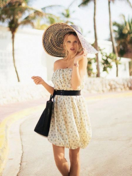 Summer dress-ballon in combination with a hat
