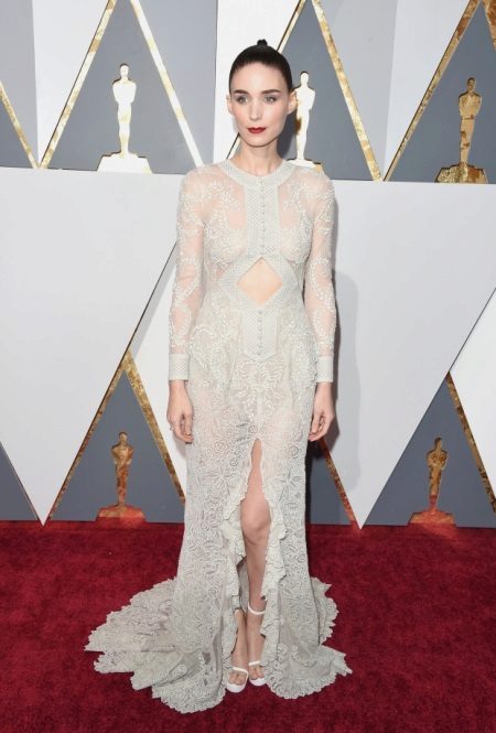 Si Rooney Mara sa Givenchy Couture