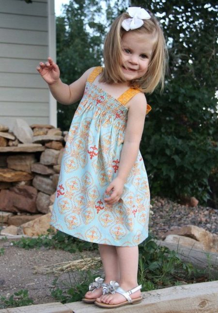 Summer dress para sa mga batang babae