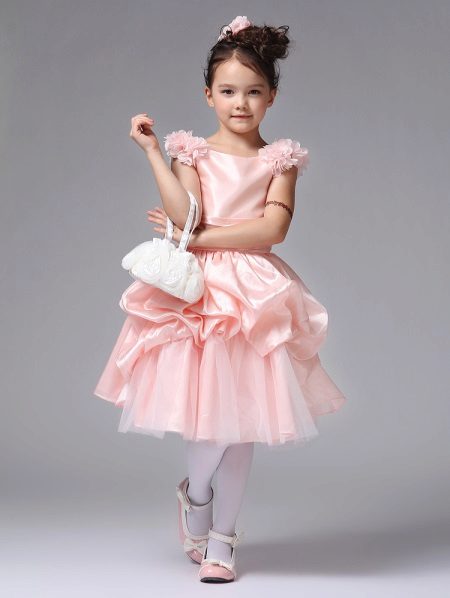Graduation dress in kindergarten pink short