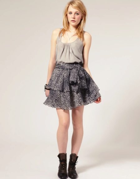 Chiffon skirt na may frill