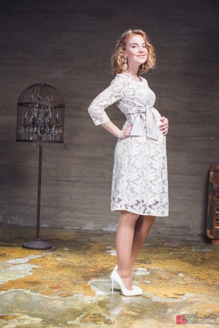 ชุดแต่งงานสำหรับหญิงตั้งครรภ์ลูกไม้