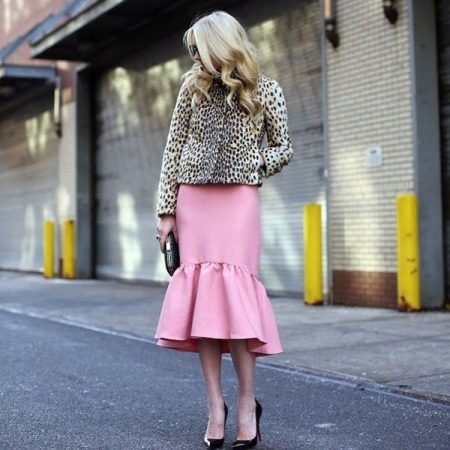Pink skirt year medium length for the summer
