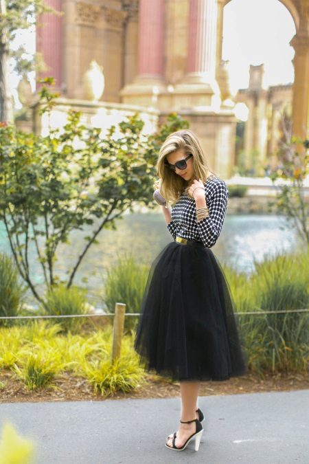 Black midi skirt