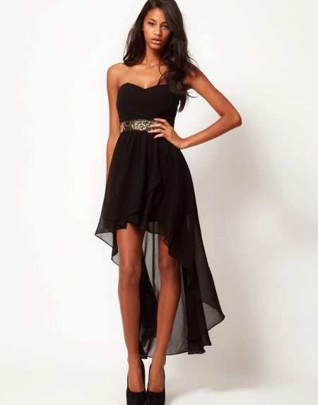 asymmetrical skirt at bukas na balikat